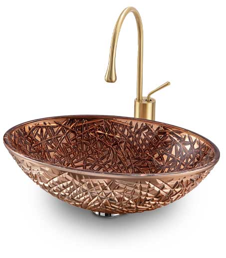 Exklusives Waschbecken aus strukturiertem Glas in Kupferoptik mit passender goldfarbener Armatur, Design